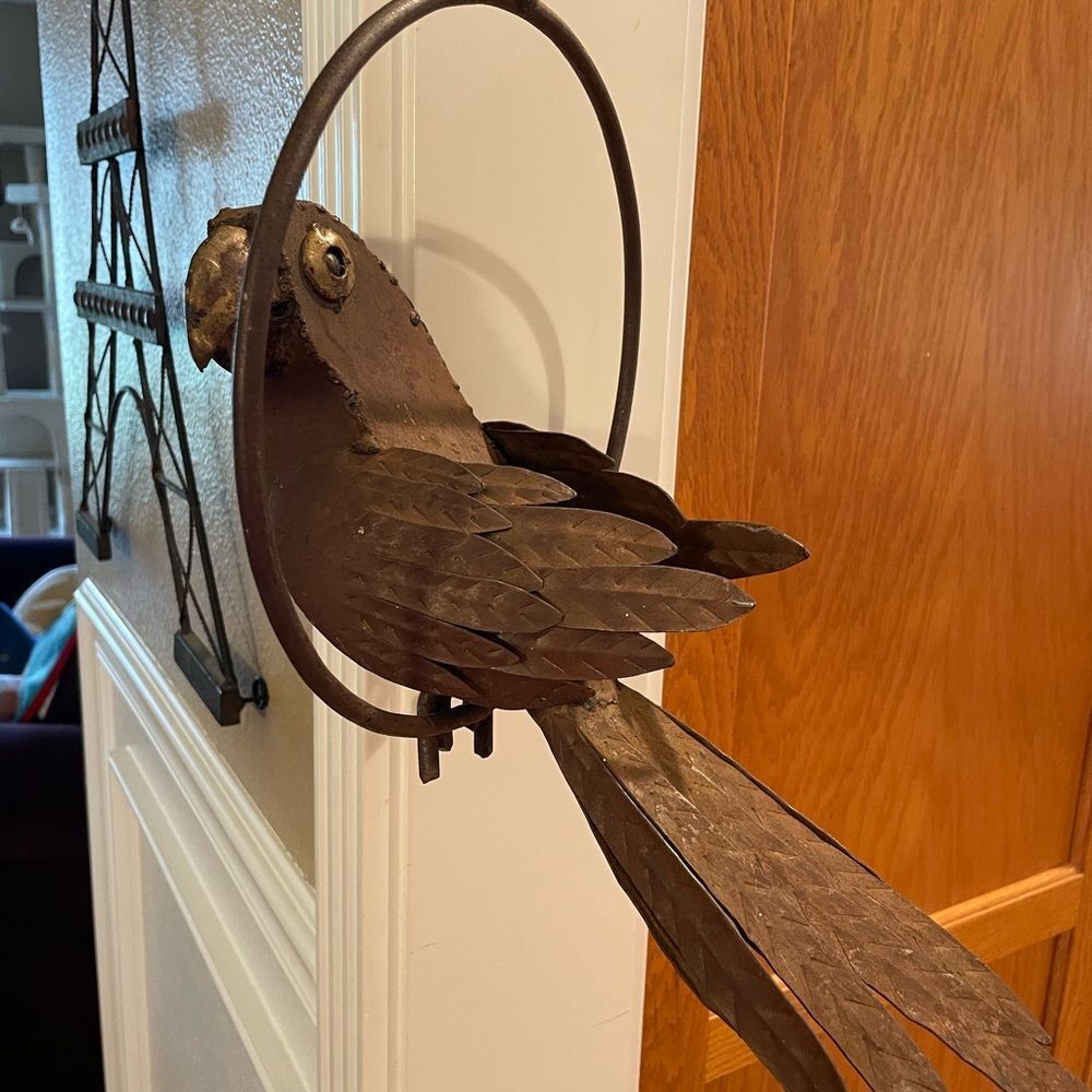 Rustic Brown OLD Metal Parrot Hanging Art Decor